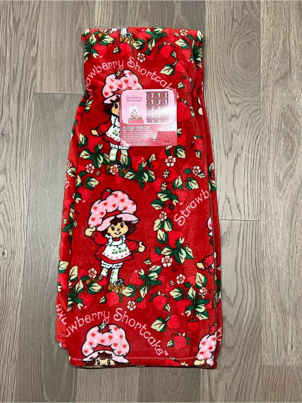 STRAWBERRY SHORTCAKE Red Plush Throw Blanket 50x70 Floral Flowers NWT New
